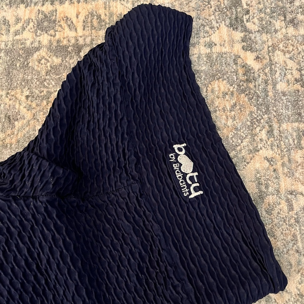 Booty by Brabants Navy Croco leggings.